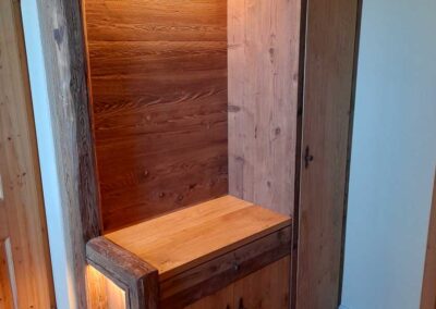 Garderobe aus Altholz